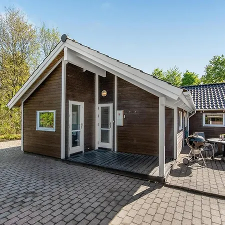 Stunning In Toftlund With Ethernet Internet * Vestergard